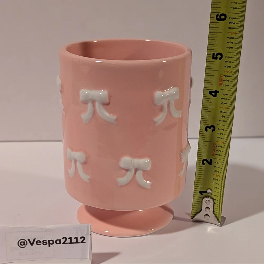 Target Bullseye Playground Valentines Bow Holder Pink & White Ceramic